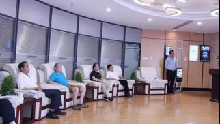 成都市電梯協(xié)會會長黃幼華一行蒞臨中景物聯(lián)調(diào)研考察